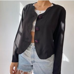 Vintage Black Scalloped Hem Beaded Button
Blazer/Jacket